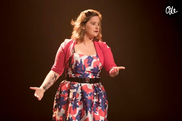 L'humoriste Elodie Poux sur scène lors du festival « Performance d'Acteur » à Cannes (06) le 17/04/2017  - Photo : Syspeo.c/ANDBZ/ABACAPRESS.COM