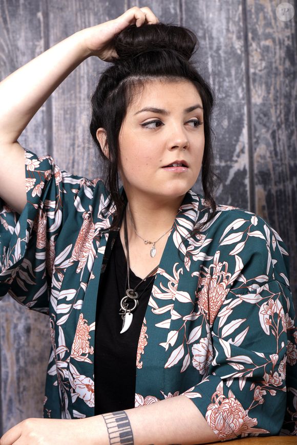 "Ce qui m’a sauvée, c’est mon public et mes amis", explique-t-elle au "Parisien Week-end".

Portrait de la chanteuse Hoshi à Paris, France, le 4 avril 2018. @CEDRIC PERRIN / BESTIMAGE