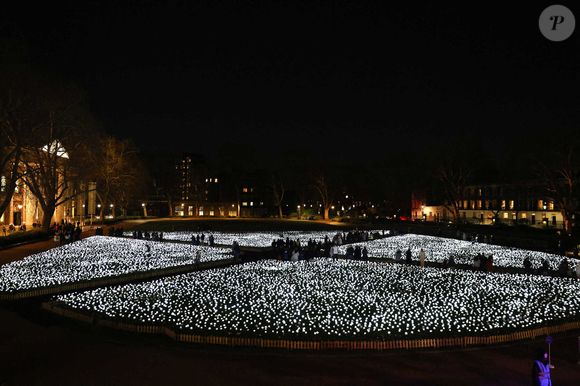 La princesse de Galles visite le jardin Ever After à l'hôpital Royal Marsden. Le jardin est composé de 30 000 roses illuminées que les membres du public peuvent dédier à un membre de leur famille en soutien à la Royal Marsden Cancer Charity à Londres, Angleterre, Royaume-Uni, le 13 décembre 2025. Photo by Toby Shepheard/Kensington Palace/Avalon/ABACAPRESS.COM