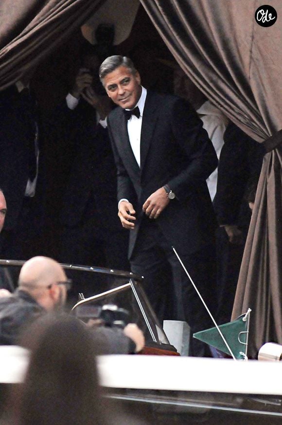 George Clooney a en effet voulu sceller son destin à celui d'Amal Alamuddin dans ce pays qui a assisté à leur première rencontre...

George Clooney accueille ses invités à Venise, le 27 septembre 2014. Crédit Bestimage