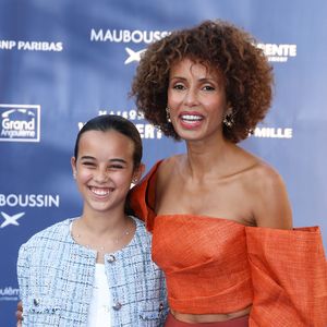 Sonia Rolland et sa fille Kahina qui joue aussi sa fille dans son film "Un destin inattendu" - Arrivées sur le tapis bleu de la 16ème édition du festival du film francophone de Angoulême le 24 août 2023. © Coadic Guirec / Bestimage