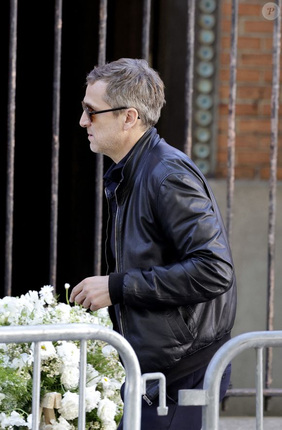 Guillaume Canet - Arrivées aux obsèques de Nadia Farès en l'église Saint-Jean-de-Montmartre à Paris, le 24 avril 2026. N.Farès est décédée le 17 avril 2026 quelques jours après un "incident cardiaque" survenu le 12 avril 2026 dans la piscine du complexe sportif, Blanche (9ème).