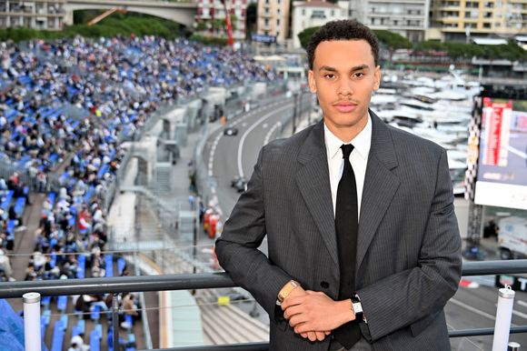 Alexandre Grimaldi, le fils du prince de Monaco et de N.Costes, avec Paul Pogba et sa femme Maria Zulay Pogba lors du 15ème Grand Prix de Monaco Historique, le 26 avril 2026.
© Bruno Bebert / Bestimage
