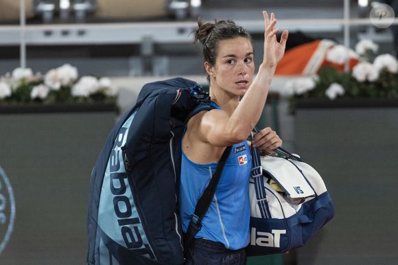 Loïs Boisson dans les tribunes lors des Internationaux de France de Tennis de Roland Garros 2025, à Paris, France, le 5 juin 2025. © Jacovides-Moreau/Bestimage
