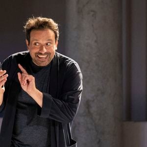 Bruno Salomone - Personnalités au spectacle "Au scalpel" lors du Festival de Ramatuelle. Le 4 août 2023.
© Cyril Bruneau / Festival de Ramatuelle / Bestimage