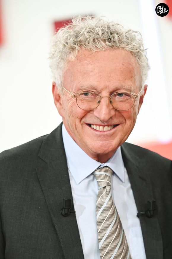 Exclusif - Nelson Monfort - Enregistrement de l'émission "Vivement dimanche" au studio Gabriel, présentée par M.Drucker, et diffusée sur France 3 le 22 juin 2025. 
© Guillaume Gaffiot / Bestimage