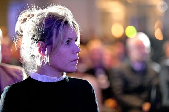 Christian Estrosi, le maire de Nice, accompagné de sa femme la journaliste et chroniqueuse de télé, Laura Tenoudji, a participé à la réunion de rentrée des Amis du Maire organisé dans la salle de spectacle du Palais de la Méditerranée à Nice, le 20 janvier 2023.
Dans une salle comble, la maire de Nice, a, dans un premier temps, répondu aux questions du public puis s'est lancé dans un discours afin de présenter aux sympatisants de l'association des Amis du Maire, ses objectifs pour 2025. Juste avant les hymnes, il a fait une véritable déclaration d'amour à Laura, racontant qu'elle l'avait changé, qu'elle lui avait ouvert de nouveaux horizons... © Bruno Bebert/Bestimage