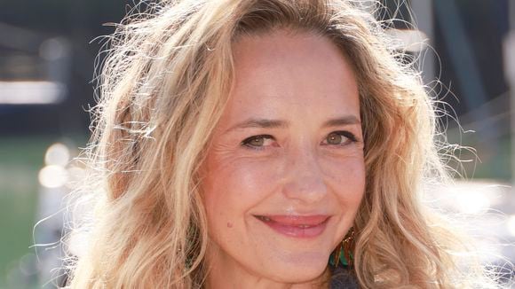 A 53 ans, Hélène de Fougerolles est une adepte de cette méthode anti-âge 100% gratuite