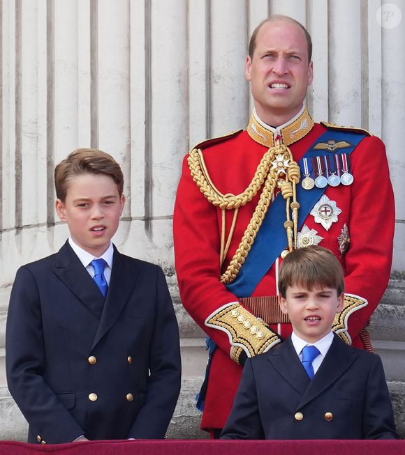Le prince William, prince de Galles, le prince George, le prince Louis - Les membres de la famille royale britannique au balcon du Palais de Buckingham lors de la parade militaire "Trooping the Colour" à Londres le 15 juin 2024
© Julien Burton / Bestimage