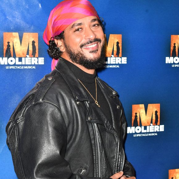 Le représentant de la France à l'Eurovision en 2024 a partagé sur Instagram un extrait d'une nouvelle chanson nommée  À quoi je sers. 

Slimane Nebchi à la générale presse du spectacle musical "Molière, l'opéra urbain" au Palais des Sports à Paris. Le 16 novembre 2023

© Veeren / Bestimage