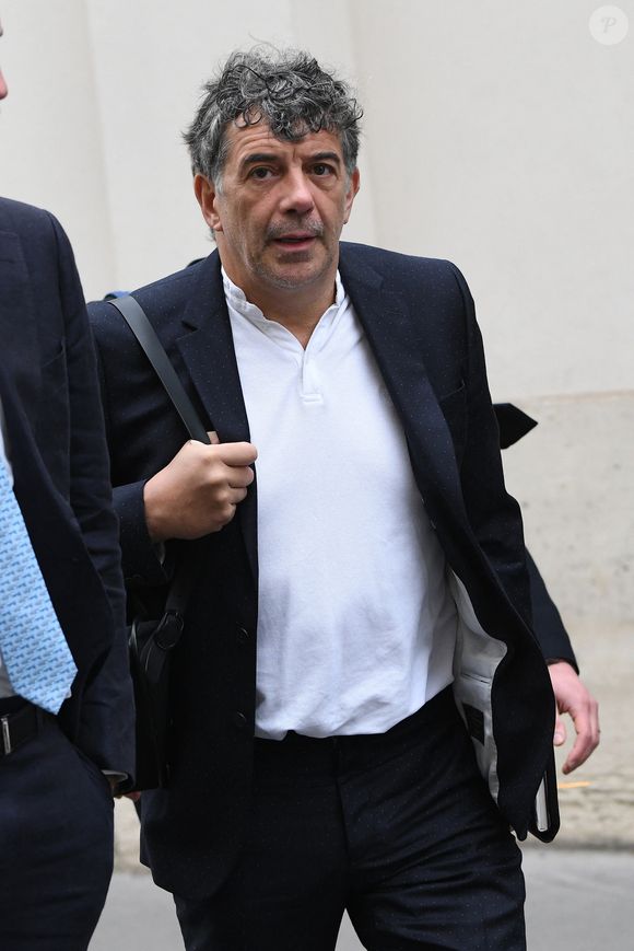 Exclusif - Stéphane Plaza arrive à la Maison de la Chimie à Paris avec ses avocats pour donner une conférence de presse le 5 juin 2025. Agence / Bestimage