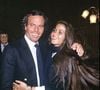 Vaitiare Bandera, ancienne compagne de Julio Iglesias au début des années 1980, a été la première à évoquer publiquement des comportements abusifs du chanteur, comme le rapporte Madame Figaro.

Archives – Julio Iglesias et son amie Vaitiare Bandera à Paris. RINDOFF-PATERSON / BESTIMAGE