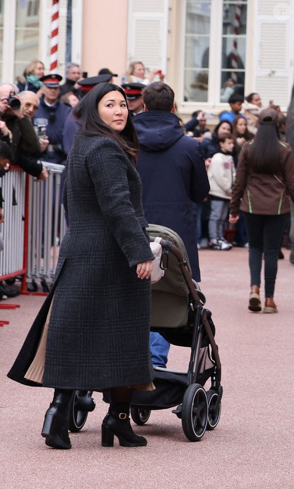 Marie Ducruet et sa fille Victoire - La famille princière Monégasque lors de la Grande Parade du Cirque et de l'Open Air Circus Show pour fêter le Centenaire de la naissance du Prince Rainier III et les 50 ans du Festival International du Cirque de Monte-Carlo sur la place du palais princier le 13 janvier 2024.
© Claudia Albuquerque / Bestimage