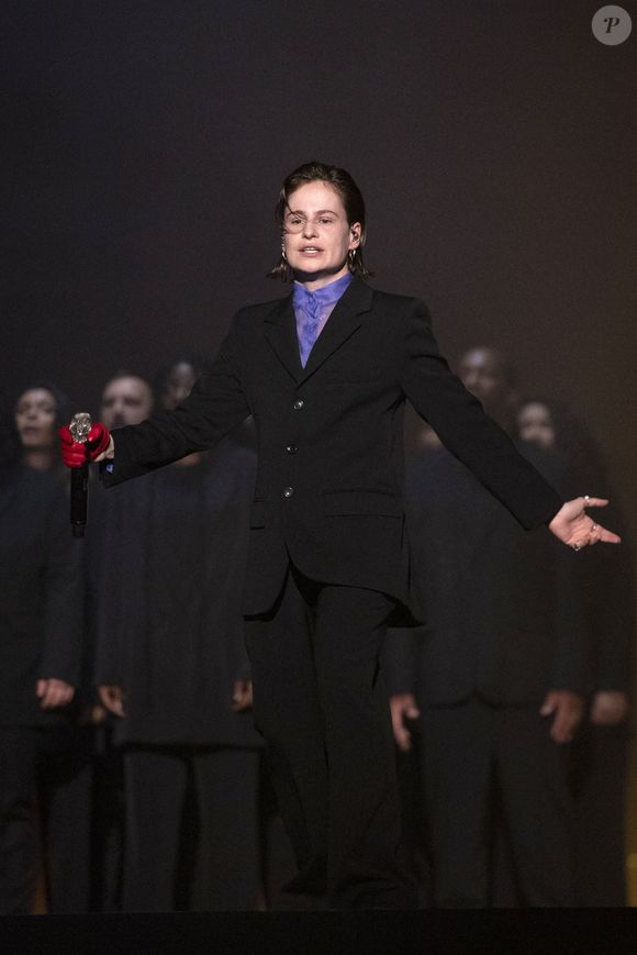 Christine And The Queens aka Redcar Rahim sur scène lors du Global Citizen Live à Paris, France, le 25 septembre 2021. Photo par Aurore Marechal/Abaca