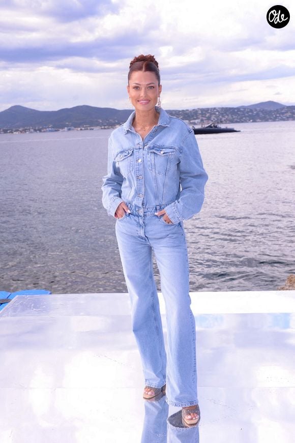 Depuis, elle partage son combat contre la maladie avec ses millions d’abonnés.

Caroline Receveur au défilé Etam Croisière 2023 à Saint-Tropez le 11 mai 2023.

© Rachid Bellak / Bestimage