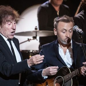 Alain Souchon et son fils Pierre Souchon à la 35ème cérémonie des Victoires de la musique à la Seine musicale de Boulogne-Billancourt, le 14 février 2020. © Cyril Moreau / Bestimage