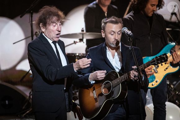 Alain Souchon et son fils Pierre Souchon à la 35ème cérémonie des Victoires de la musique à la Seine musicale de Boulogne-Billancourt, le 14 février 2020. © Cyril Moreau / Bestimage