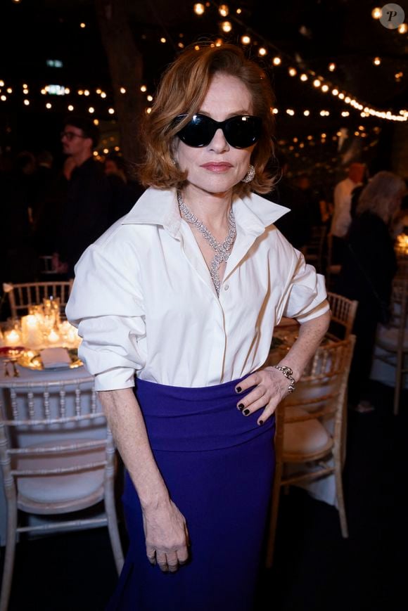 Isabelle Huppert - Soirée "Kering Women in Motion Awards" à la Place de la Castre lors du 79ème Festival International du Film de Cannes. Le 17 mai 2026.

© Olivier Borde / Bestimage
