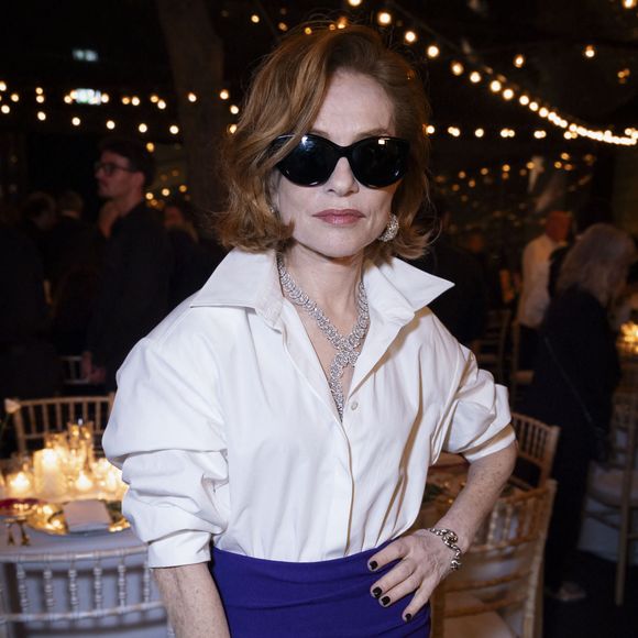 Isabelle Huppert - Soirée "Kering Women in Motion Awards" à la Place de la Castre lors du 79ème Festival International du Film de Cannes. Le 17 mai 2026.

© Olivier Borde / Bestimage