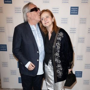 Gilbert Montagne et son épouse Nikole Montagne assistent au gala des Stethos d’Or 2025 à l’Hôtel Georges V, le 24 mars 2025 à Paris, en France. Photo de David NIVIERE/ABACAPRESS.COM