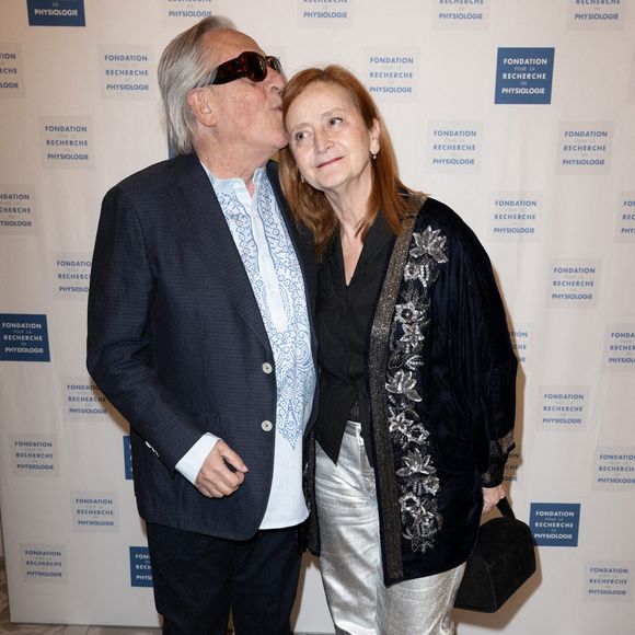 Gilbert Montagne et son épouse Nikole Montagne assistent au gala des Stethos d’Or 2025 à l’Hôtel Georges V, le 24 mars 2025 à Paris, en France. Photo de David NIVIERE/ABACAPRESS.COM