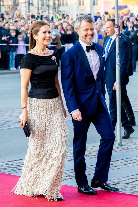 Pour l'instant, on ne connaît pas le lieu de vacances du couple. 

Des membres de la famille royale danoise assistent à un spectacle d'anniversaire sur la vieille scène du Théâtre royal danois de Copenhague à l'occasion du 18e anniversaire de la princesse Isabella (princesse Isabella de Danemark).
©Backgrid USA / Bestimage