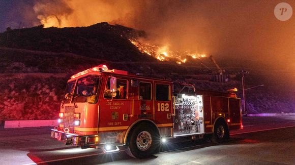 Si sa maison est tombée en ruines et que rien n'a survécu, de nombreux objets ayant appartenu à Johnny Hallyday ont pu être sauvés. 

Des incendies font rage à Los Angeles