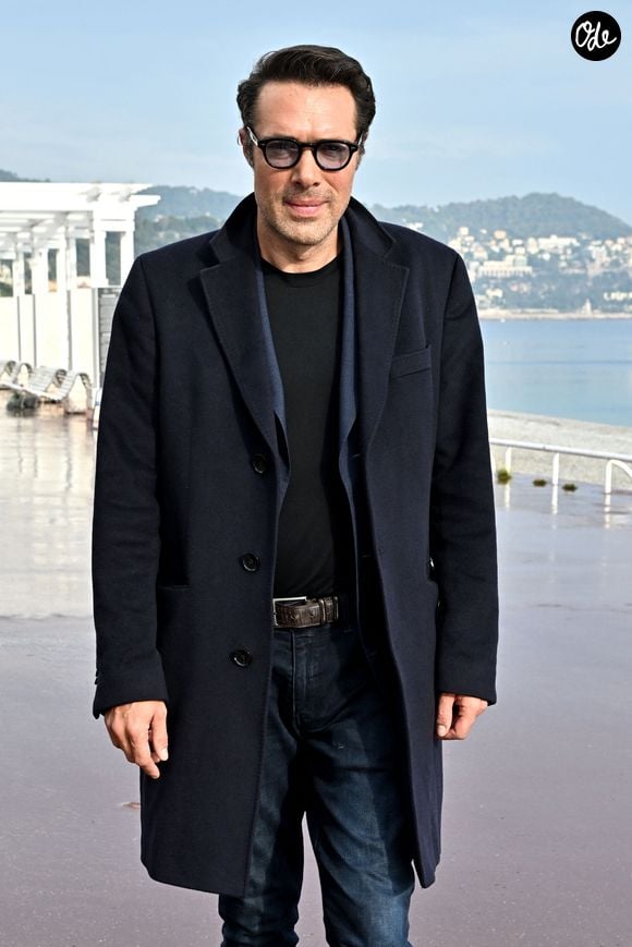 Nicolas Bedos lors d'un photocall en extérieur du film "Mascarade" lors de la 4ème édition du festival Cinéroman à Nice le 8 octobre 2022.

© Bruno Bebert / Bestimage