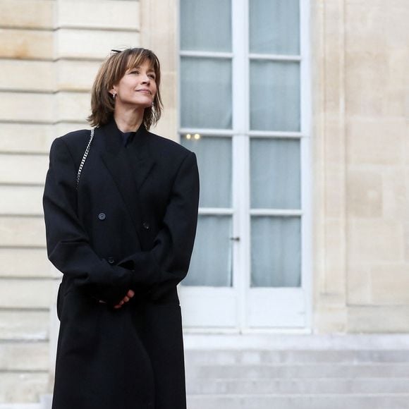 Il explique : "Dans le Parisien Matin on expliquait que Sophie Marceau allait venir à Sacrée Soirée, elle était l'une de nos invitées pour le film qui s'appelait Chouans ! de Philippe de Broca."

L'actrice Sophie Marceau - Arrivée des invités au dîner d'Etat en l'honneur du président chinois Xi Jinping et de sa femme la Première Dame Peng Liyuan au palais présidentiel de l'Elysée à Paris, France, le 6 mai 2024. © Stéphane Lemouton / Bestimage