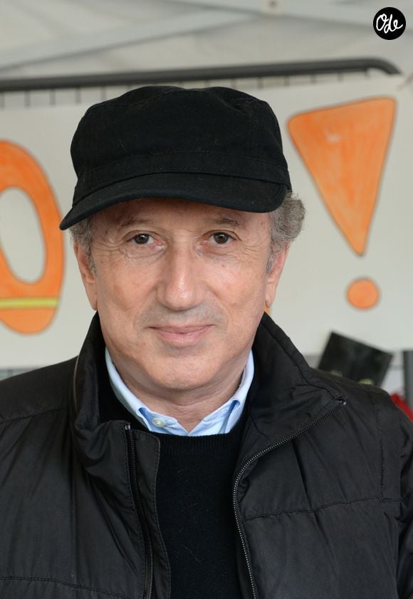 Exclusif -  Michel Drucker (casquette) - Mylène Demongeot (présidente du comité d'honneur du refuge de l'Arche de Chateau-Gontier) a reçu en exclusivité Michel Drucker (casquette) et sa femme Dany Saval au refuge de l'Arche à Château-Gontier à l'occasion du deuxième week-end de la protection animale le 1er mai 2015. DANIEL ANGELI / BESTIMAGE