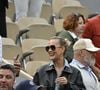 Laeticia Hallyday avec son compagnon Frédéric Suant et Philippe Etchebest dans les tribunes lors des Internationaux de France de Tennis de Roland Garros 2025, à Paris, France, le 26 mai 2025. © Chryslene Caillaud/PsnewZ/Bestimage
