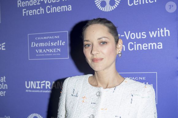 Marion Cotillard assiste à la 29e soirée d'ouverture des Rendez-Vous avec le cinéma français au Walter Reade Theater le 29 février 2024 à New York.