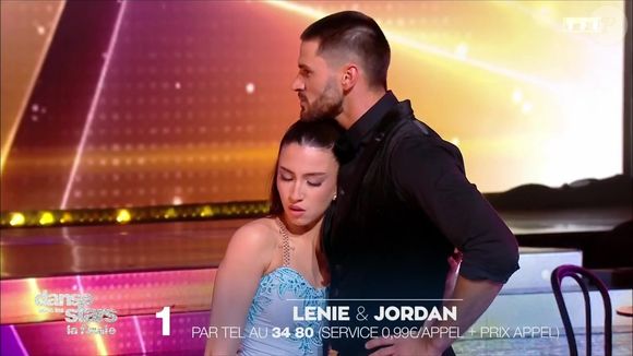 L'ex-danseur de Natasha St-Pier a été filmé en train de porter sur son dos son camarade vainqueur de la saison 14. Une manière de faire savoir qu'il n'a pas totalement tiré un trait sur "DALS" ? Peut-être…

Lénie Vacher, finale de "Danse avec les stars", diffusée sur TF1 ce vendredi 25 avril 2025.