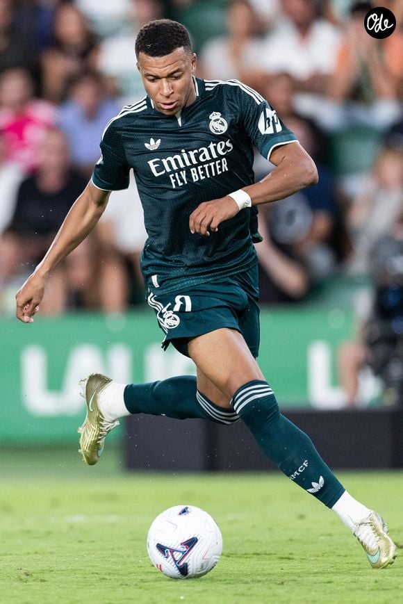 Kylian Mbappé (Real Madrid) lors du match de Liga opposant Elche CF au Real Madrid CF au stade Manuel Martínez Valero, le 15 septembre 2026 à Elche, en Espagne.
Crédit : SPP / PsnewZ / Bestimage