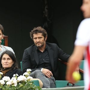 Pour un mois, l’appartement de Tximista Lizarazu coûte pas moins de 12 781 euros

Bixente Lizarazu et son fils Tximista - Les célébrités dans les tribunes lors des internationaux de France de Roland-Garros à Paris, le 2 juin 2017.
© Dominique Jacovides-Cyril Moreau/Bestimage