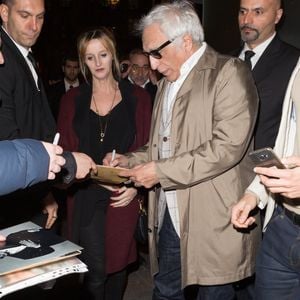 Gérard Darmon et sa femme Christine arrivent à l'avant-première du film "Chacun sa vie" au cinéma UGC Normandie à Paris, France, le 13 mars 2017. © Agence/Bestimage