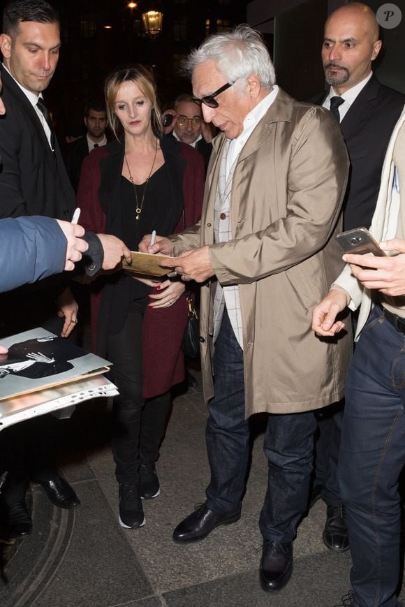 Gérard Darmon et sa femme Christine arrivent à l'avant-première du film "Chacun sa vie" au cinéma UGC Normandie à Paris, France, le 13 mars 2017. © Agence/Bestimage