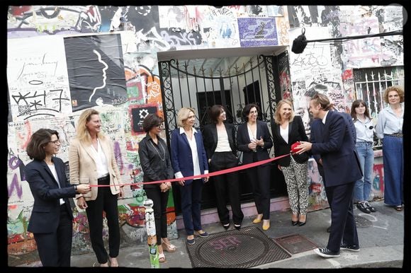 Elle a ouvert en septembre 2023

Lorraine Dauchez, Fondatrice, ARTEUM, Rachida Dati, maire du 7ème arrondissement de Paris, Valérie Pécresse, présidente du conseil régional d'Ile de France, Charlotte Gainsbourg, Rima Abdul Malak, ministre de la culture, Carine Rolland, adjointe à la culture de la maire de Paris lors de l'inauguration de la Maison Gainsbourg, rue de Verneuil à Paris le 14 septembre 2023.

© Alain Guizard / Bestimage