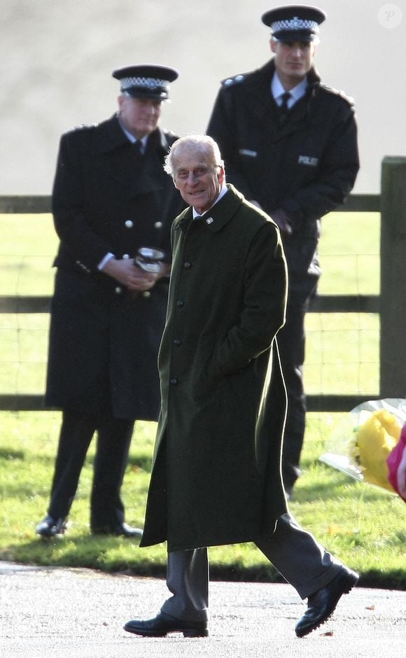 Le duc d'Édimbourg quitte l'église St Mary Magdalene sur le domaine royal de Sandringham, Norfolk, Royaume-Uni, le 21 janvier 2012. Photo by Chris Radburn/PA Wire/ABACAPRESS.COM