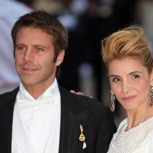 Emmanuel-Philibert de Savoie et Clotide Courau se sont séparés en 2021.
Le prince Émanuelle-Filiberto de Venise et du Piémont et l'actrice française Clotilde Courau, princesse de Venise et du Piémont, assistent au dîner officiel organisé sur les terrasses de l'Opéra après le mariage religieux du prince Albert II et de la princesse Charlène de Monaco, à Monaco, le 2 juillet 2011. Photo : Albert Nieboer/DPA/ABACAPRESS.COM