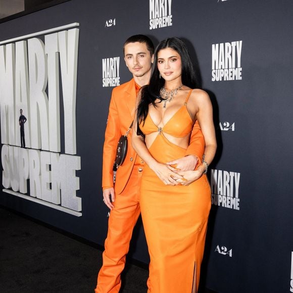 Beverly Hills, CA Des célébrités assistent à la première à Los Angeles du film "Marty Supreme" de A24 au Samuel Goldwyn Theater à Beverly Hills, Californie.



Sur la photo : Timothée Chalamet, Kylie Jenner
