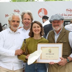 Les Chefs à Saint-Tropez fêtent les producteurs 2026. Brice Delclos, Marc Veyrat, Philippe Etchebest, Yoric Tièche, Georgiana Viou, Xavier Mathieu et Eric Briffard place des Lices à Saint-Tropez, le 3 mai 2026., pour "la battle d'éloquence". 1er Prix - Camille Gouyer - Restaurant Virtus ©Jean-Marc LHOMER/Bestimage. | 00753585