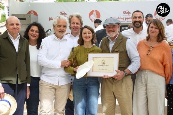 Les Chefs à Saint-Tropez fêtent les producteurs 2026. Brice Delclos, Marc Veyrat, Philippe Etchebest, Yoric Tièche, Georgiana Viou, Xavier Mathieu et Eric Briffard place des Lices à Saint-Tropez, le 3 mai 2026., pour "la battle d'éloquence". 1er Prix - Camille Gouyer - Restaurant Virtus ©Jean-Marc LHOMER/Bestimage. | 00753585
