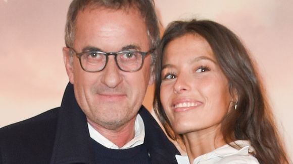 Christophe Dechavanne : Sa fille Ninon fait visiter son atelier situé dans un quartier chic de Paris, où elle pratique un savoir-faire particulier