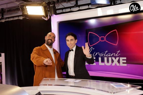 Pour accompagner cette publication, il a partagé une photo prise à l'hôpital, où les deux nouveau-nés apparaissent chacun dans une couveuse. 

Exclusif - Sofiane Tadjine-Lambert (Star academy 4), Jordan de Luxe - Enregistrement de l'émission de Jordan de Luxe "L'Instant de Luxe" à Paris le 21 octobre 2021. © Cédric Perrin/Bestimage