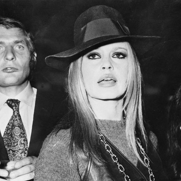 Une photo d'archive datée du 6 avril 1968 montre Brigitte Bardot et son mari Gunther Sachs lors de la présentation de la collection de mode Mic Mac. Brigitte Bardot a souffert de problèmes respiratoires en raison des températures élevées à Saint-Tropez. Photo par United Archives/Imago/ABACAPRESS.COM