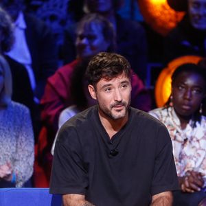 Jérémy Frérot, qui a été reçu dans la villa d'"Un dimanche à la campagne" à l'occasion d'un numéro inédit de l'émission diffusé cet après-midi sur France 2, s'est déjà confié à de multiples reprises sur son amour pour le bassin d'Arcachon

Exclusif - Jérémy Frérot - Enregistrement de l'émission "La Boîte à Secrets N°20" dans les studios de la Cité du Cinéma à Saint-Denis, présentée par F.Bollaert sur France 3
© Christophe Clovis / Bestimage