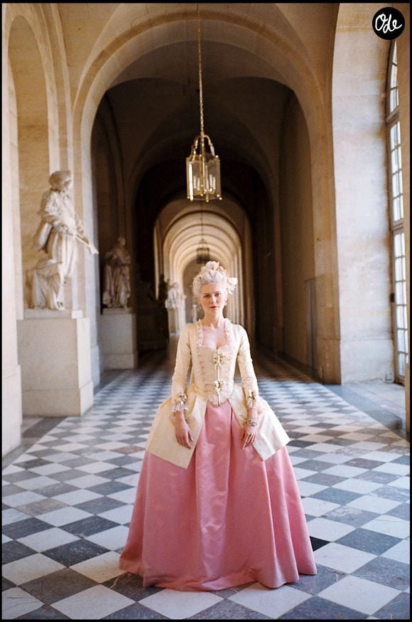 Kirsten Dunst sur le tournage de "Marie-Antoinette". Agence/BestImage