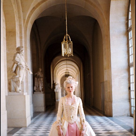 Kirsten Dunst sur le tournage de "Marie-Antoinette". Agence/BestImage