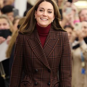 La femme du prince William a tenu à retourner au Royal Marsden pour rencontrer d'autres personnes atteintes d'un cancer et remercier le personnel soignant qui a été présent lors du traitement de son cancer. 

Catherine (Kate) Middleton, princesse de Galles à l'hôpital Royal Marsden, où elle a reçu son traitement contre le cancer, à Londres, Royaume-Uni, le 14 janvier 2025. © Chris Jackson/WPA-Pool/Bestimage